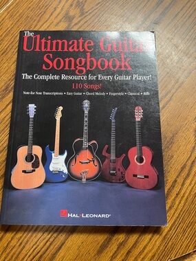 Hal Leonard The Ultimate Guitar Songbook - Black Cover